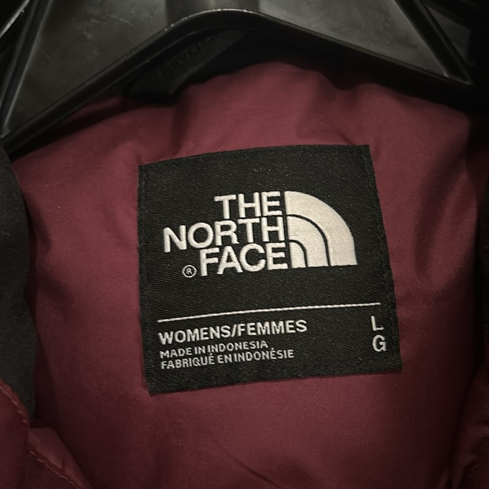 Burgundy Dryvent Northface winter coat size large - Picture 8 of 8